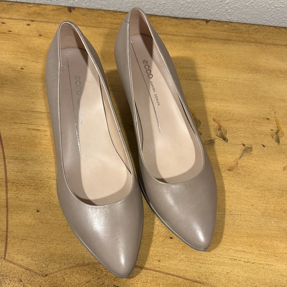 ECCO Women's Gray Leather Flats